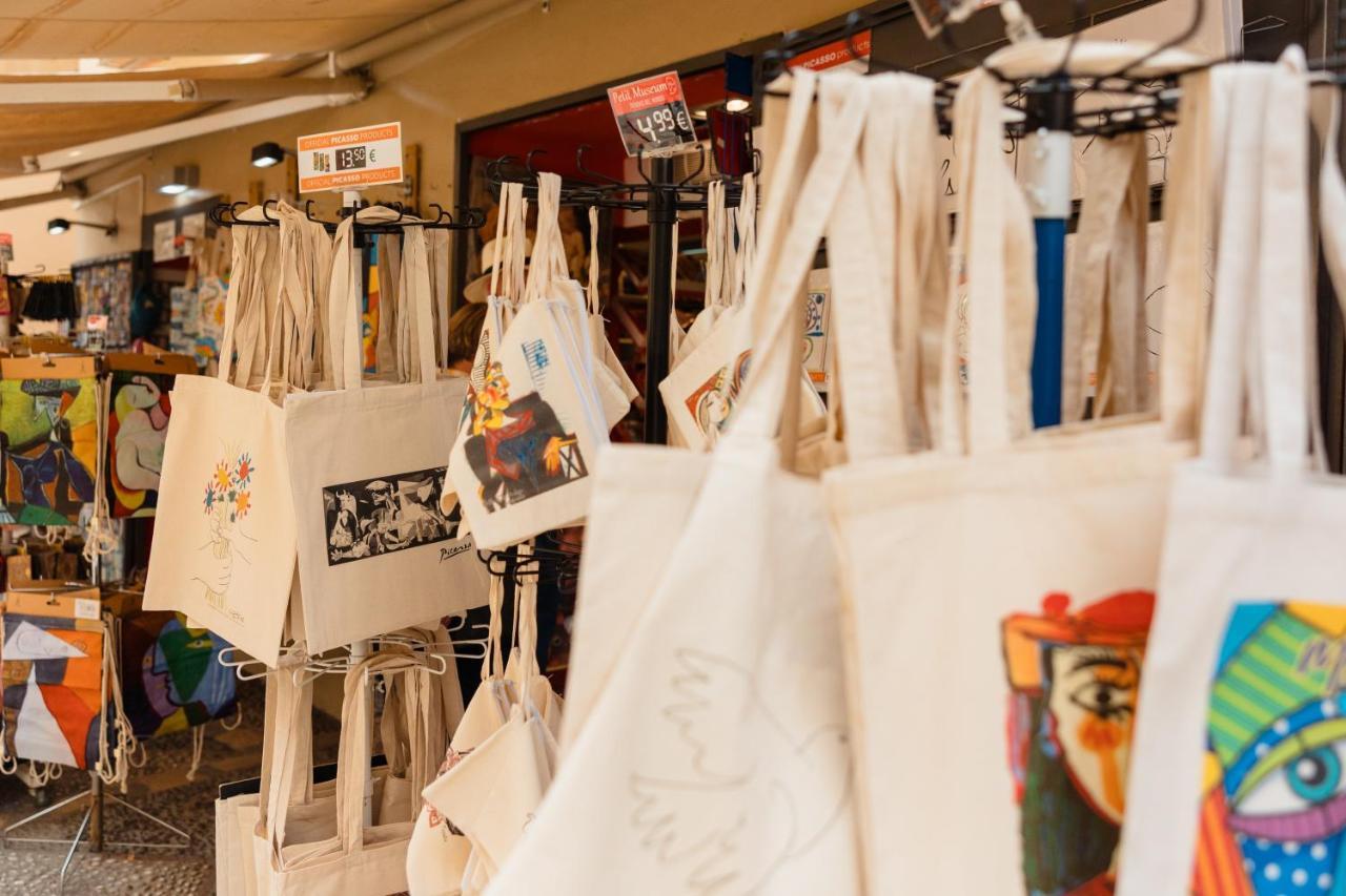 In The Historic Center Of Malaga, Very Close To The Beach And The Ave Train Station, With Private Parking エクステリア 写真