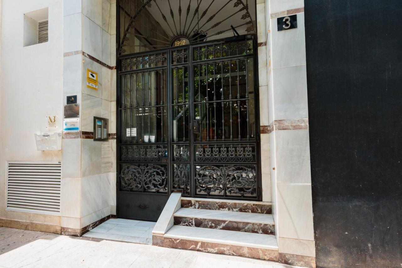 In The Historic Center Of Malaga, Very Close To The Beach And The Ave Train Station, With Private Parking エクステリア 写真