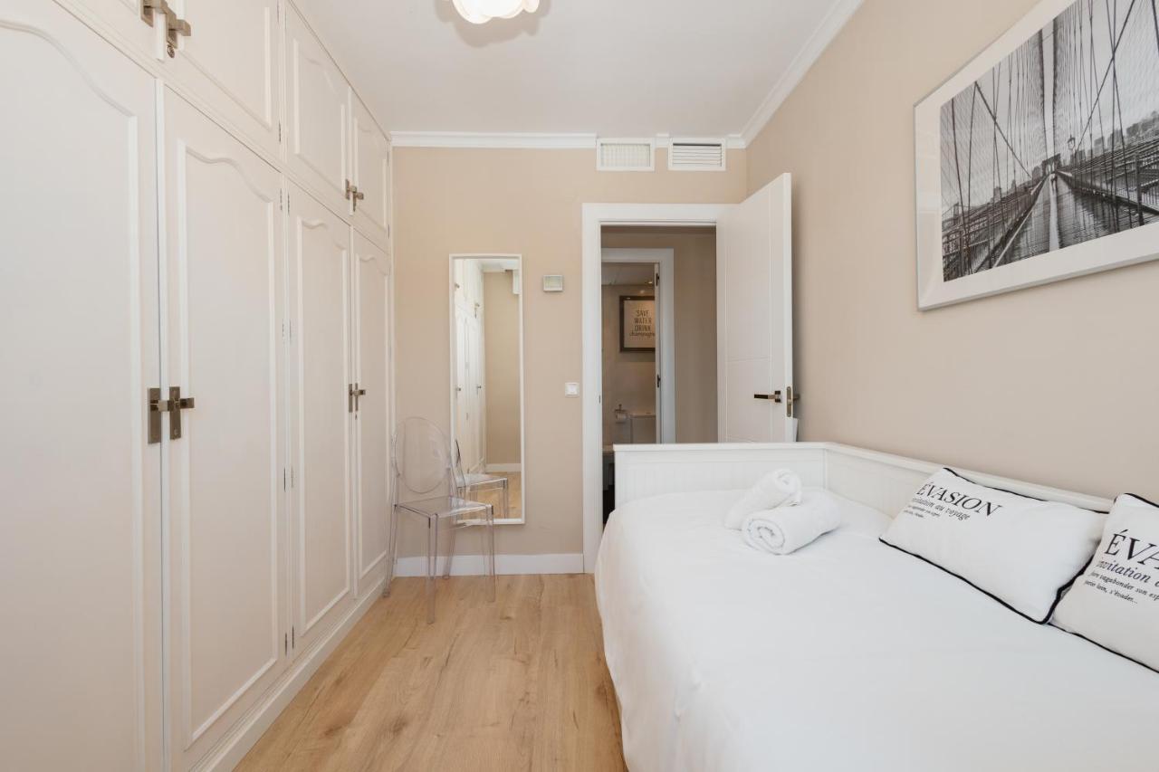 In The Historic Center Of Malaga, Very Close To The Beach And The Ave Train Station, With Private Parking エクステリア 写真